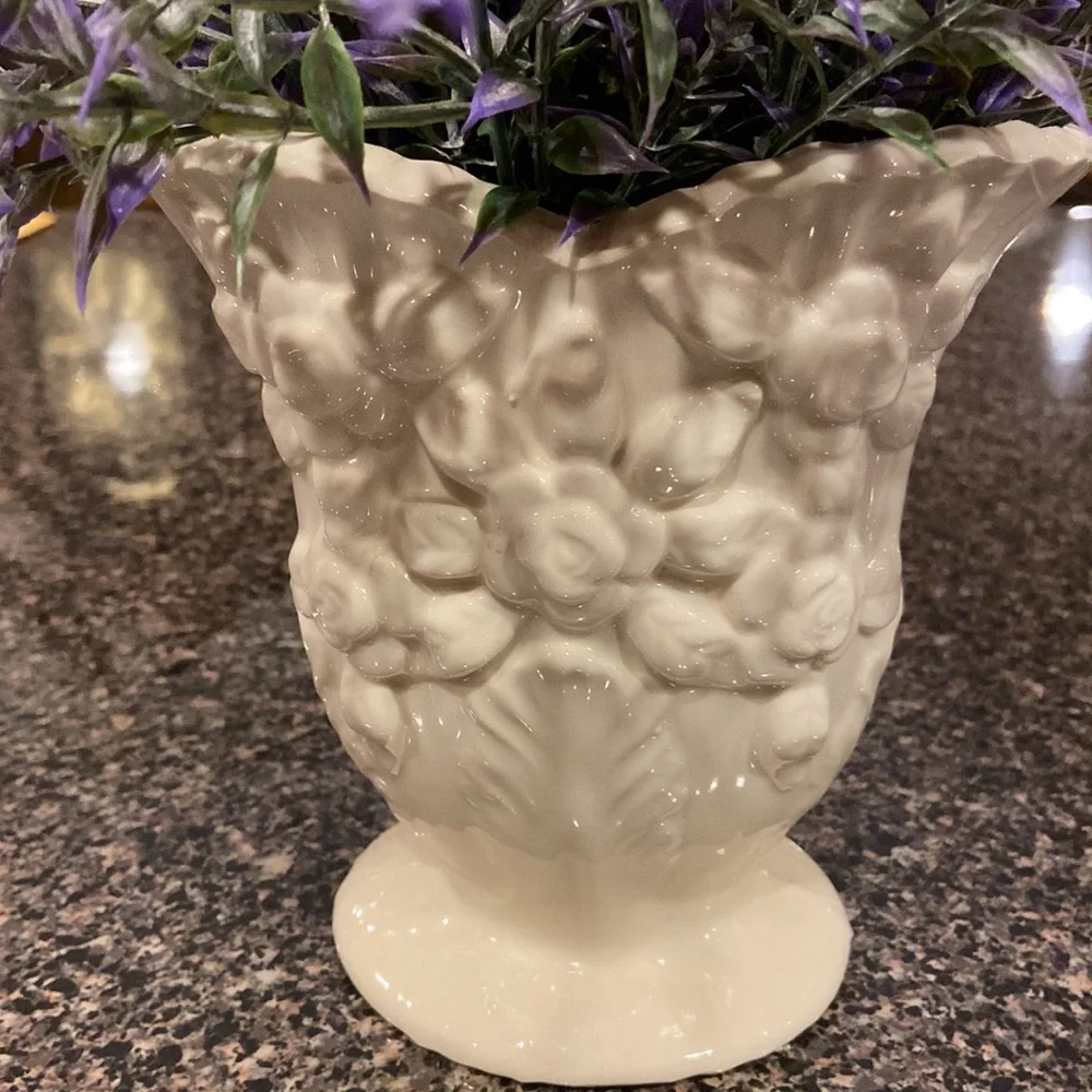 Flower vase purple